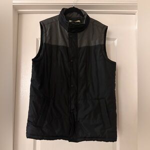 Adventure ridge black and grey puffer vest size large
